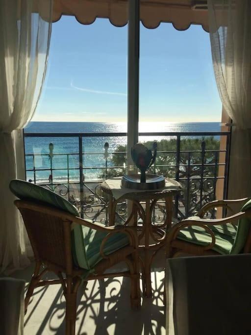 Victoria Bilocale Centro Citta E Vista Mare Appartement Menton Buitenkant foto